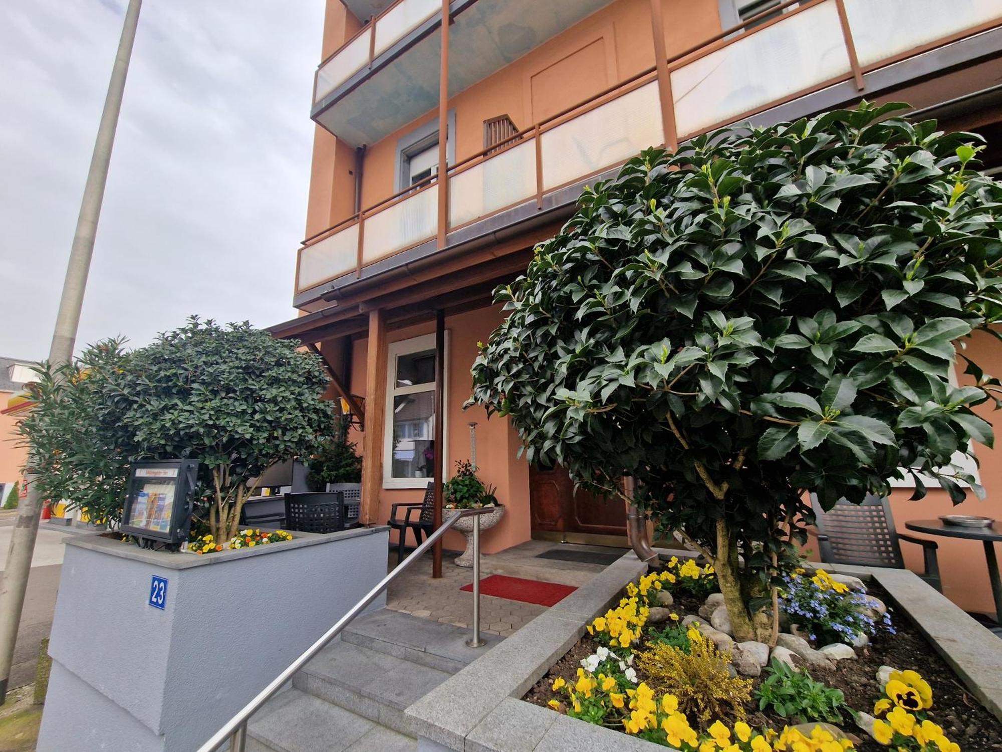 广场酒店 克罗伊茨林根 外观 照片